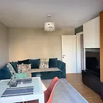 Trea * Τίρανα